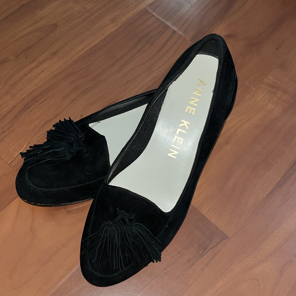 Black Tassel Flats